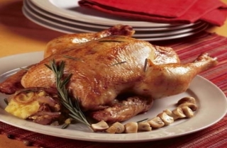 Pollo al horno con romero y papas al mortero